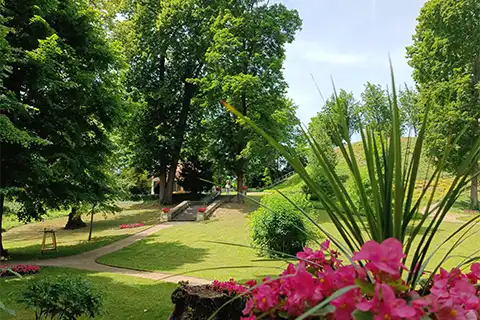 Blick in den englischen Garten am Heldenberg